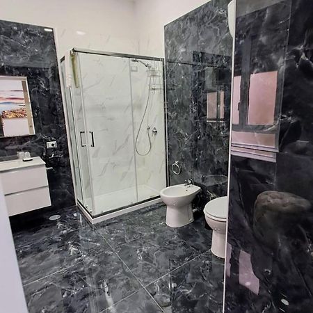 La Finestra Sul Borgo Hotel Nápoly Kültér fotó
